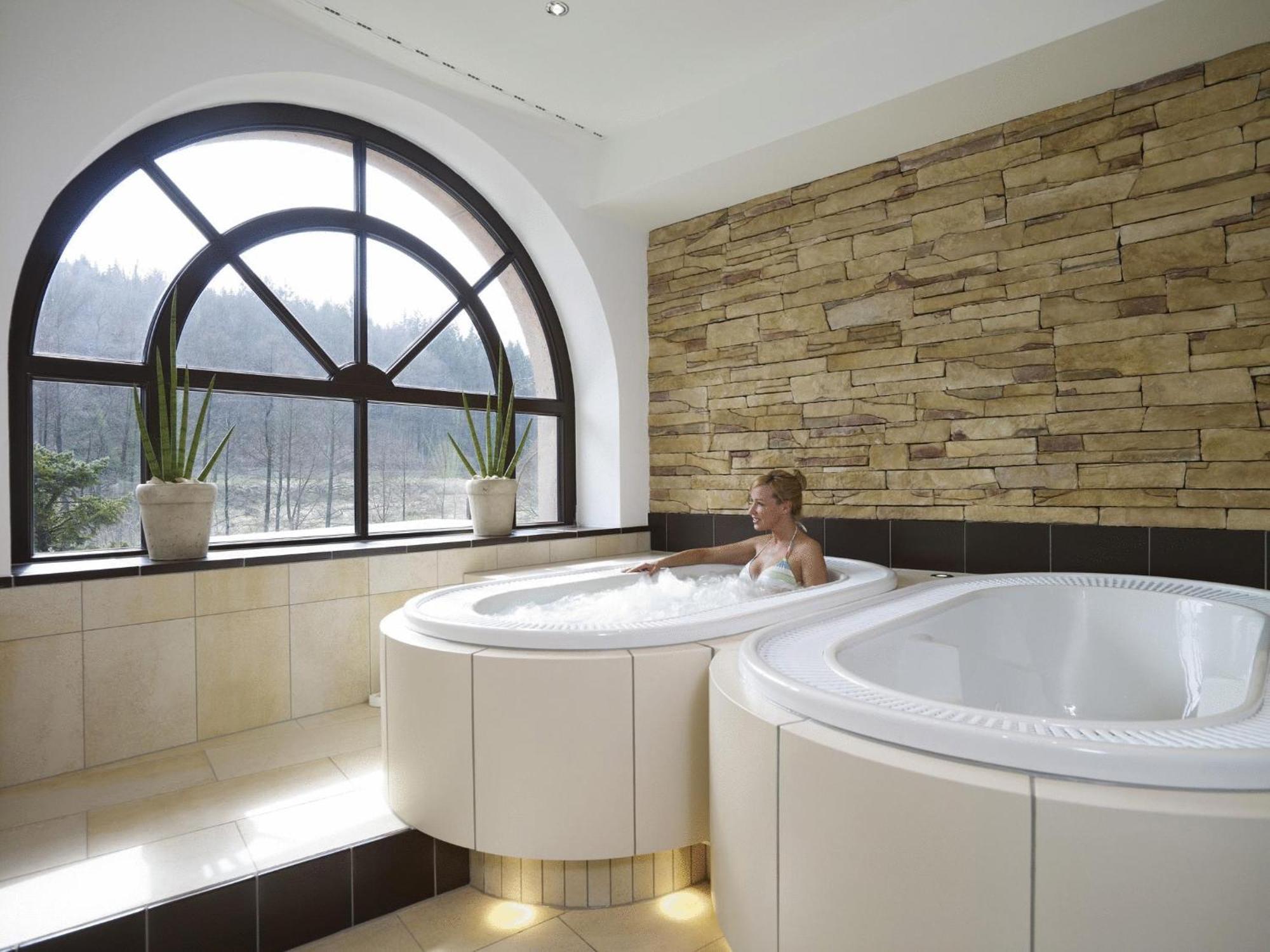 Naturhotel Ruegers Forstgut Mespelbrunn Esterno foto